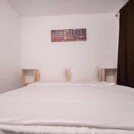 Hotel Casa 4 Odai Douăzeci şi Trei August Zewnętrze zdjęcie