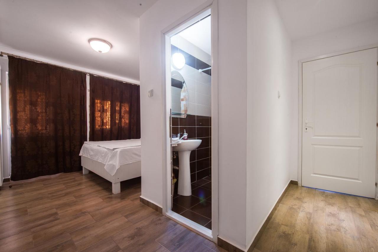 Hotel Casa 4 Odai Douăzeci şi Trei August Zewnętrze zdjęcie