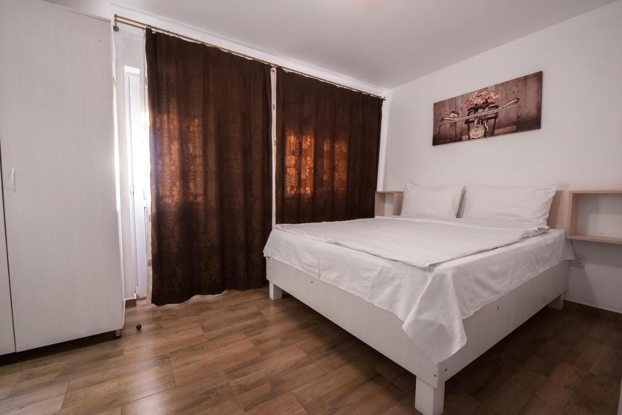 Hotel Casa 4 Odai Douăzeci şi Trei August Zewnętrze zdjęcie