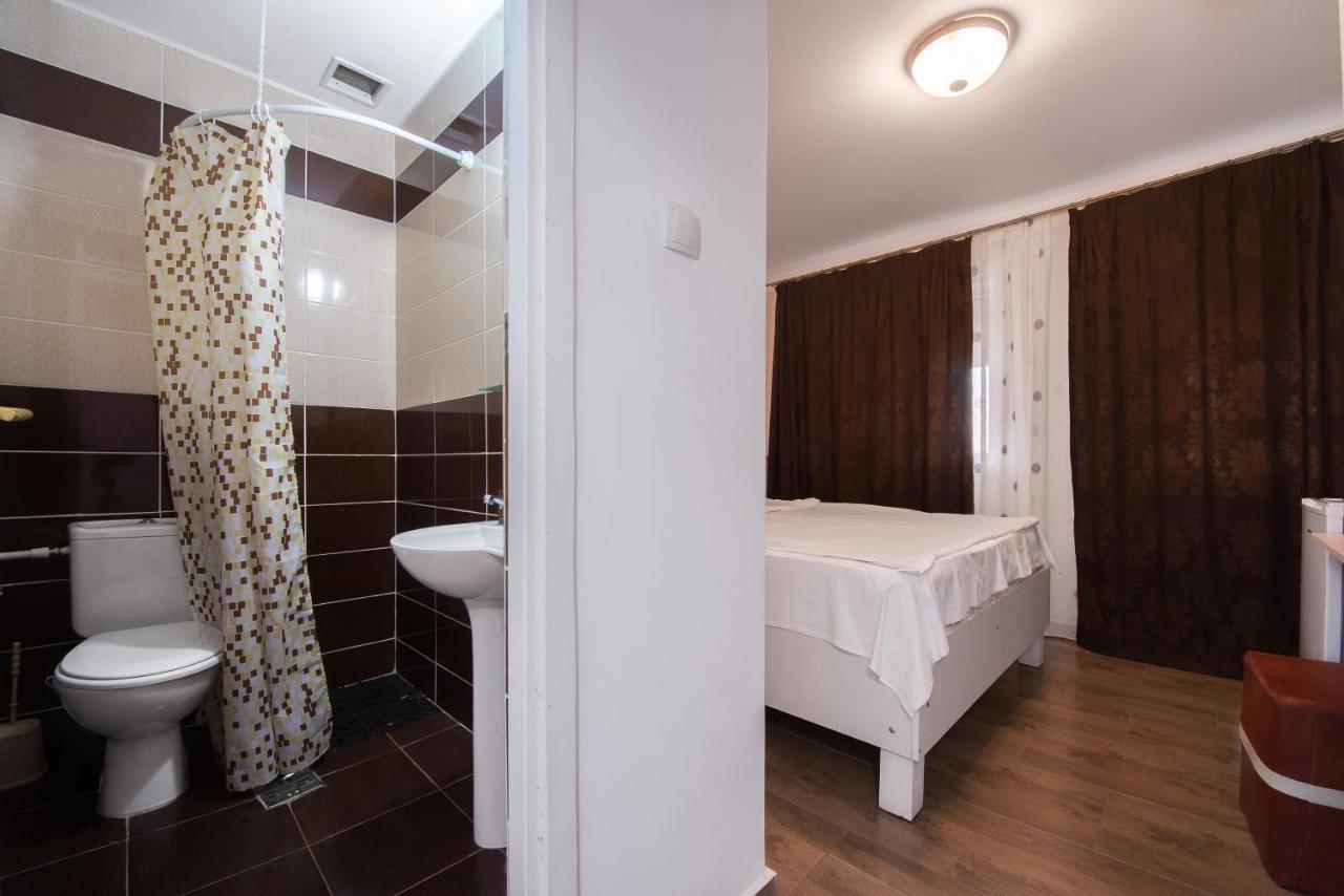 Hotel Casa 4 Odai Douăzeci şi Trei August Zewnętrze zdjęcie